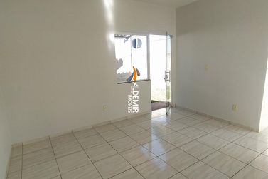 Casa para alugar - 70m&sup2; - Zona 06