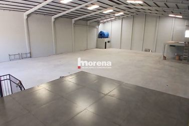 Sal&atilde;o Comercial para alugar - 1000m&sup2; - Parque Industrial II