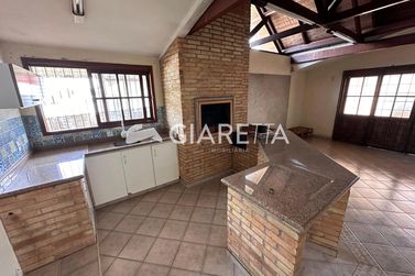 Casa &agrave; venda - 300m&sup2; - CENTRO