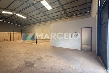 Sal&atilde;o Comercial para alugar - 400m&sup2; - Jarim Santiago