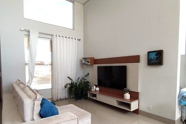 Casa &agrave; venda - 237m&sup2; - Jardim Oliveira