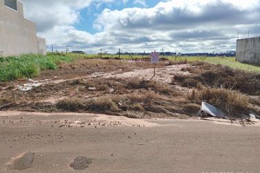 Terreno &agrave; venda - 216m&sup2; - Parque Residencial Metropolitano