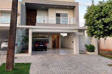 Sobrado &agrave; venda - Zona VII