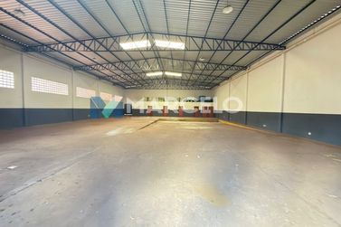 Sal&atilde;o Comercial para alugar - 720m&sup2; - Jardim Santiago