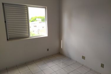 Apartamento &agrave; venda - 79m&sup2; - ZONA III