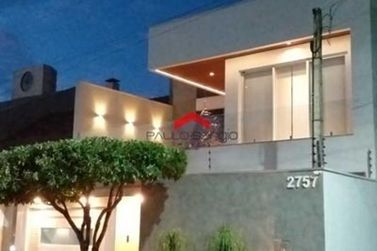 Sobrado &agrave; venda - 260m&sup2; - Parque do Lago