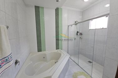 Sobrado &agrave; venda - 292m&sup2; - Zona 3
