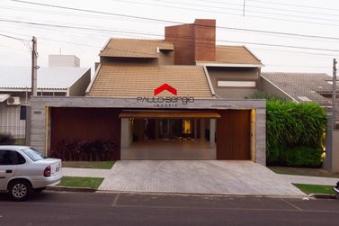 Sobrado &agrave; venda - 305m&sup2; - Zona VII