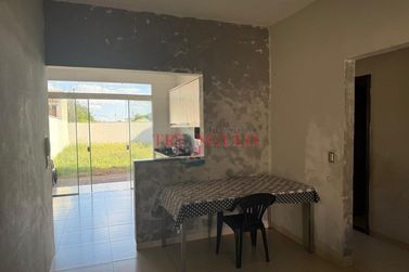 Casa &agrave; venda - 100m&sup2; - ZONA IV