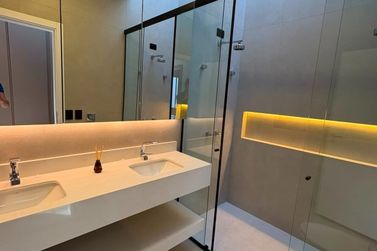 Casa &agrave; venda - 364m&sup2; - Portal Das &Aacute;guas