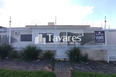 Casa &agrave; venda - 242m&sup2; - Parque San Remo I