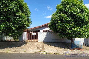 Casa &agrave; venda - 360m&sup2; - Parque Tarum&atilde;