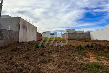Terreno &agrave; venda - 220m&sup2; - Parque Residencial Metropolitano
