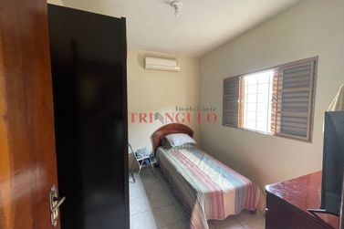 Casa &agrave; venda - 141m&sup2; - ZONA II