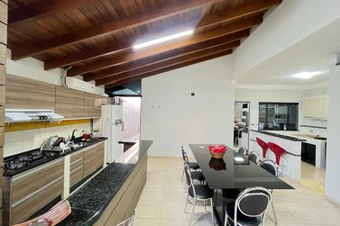 Casa &agrave; venda - 224m&sup2; - Jardim Birig&uuml;i