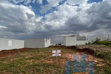 Terreno &agrave; venda - 220m&sup2; - Parque Residencial Metropolitano