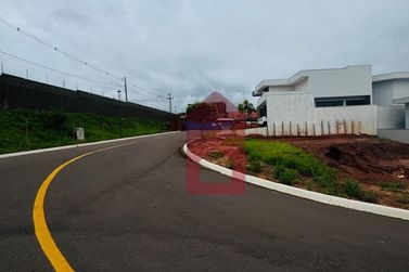 Terreno &agrave; venda - 302m&sup2; - PAYSAGE ESSENZA CONDOM&Iacute;NIO