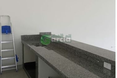 Sal&atilde;o Comercial para alugar - 360m&sup2; - Parque Colina Verde