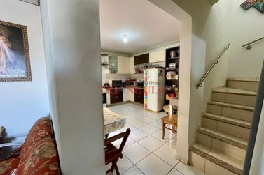 Sobrado &agrave; venda - 123m&sup2; - ZONA V