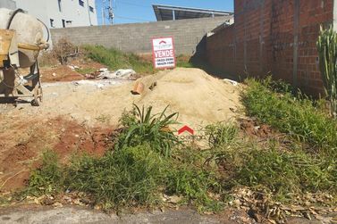 Terreno &agrave; venda - 126m&sup2; - Jardim Sakai