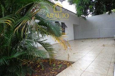 Casa para alugar - 380m&sup2; - Zona I