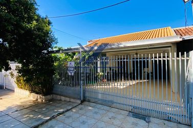 Casa &agrave; venda - 200m&sup2; - Jardim Aratimb&oacute;