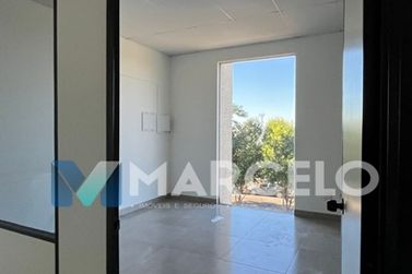 Sal&atilde;o Comercial para alugar - 301m&sup2; - Jardim Birigui