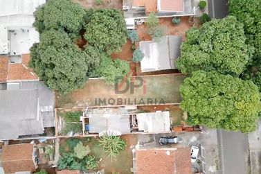 Terreno &agrave; venda - 245m&sup2; - Zona V