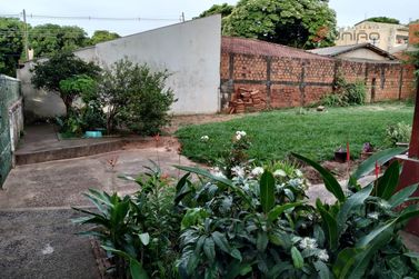 Casa &agrave; venda - 90m&sup2; - Zona VI