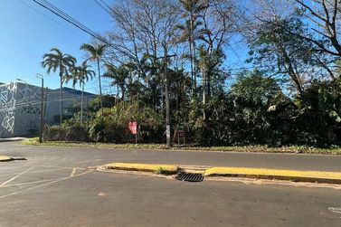 Terreno &agrave; venda - 176m&sup2; - GERA&Ccedil;&Atilde;O CIMA