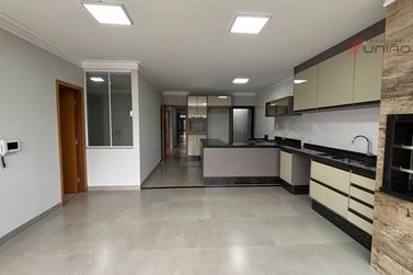Casa para alugar - 143m&sup2; - Zona V
