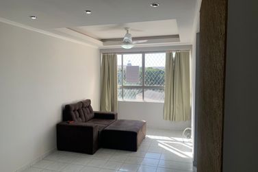 Apartamento para alugar - 49m&sup2; - ZONA III