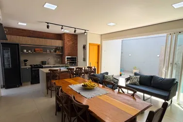 Casa &agrave; venda - 256m&sup2; - Mont Blanc Residence