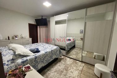 Sobrado &agrave; venda - 248m&sup2; - ZONA VII