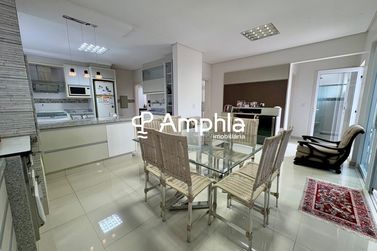 Casa &agrave; venda - 300m&sup2; - FAG