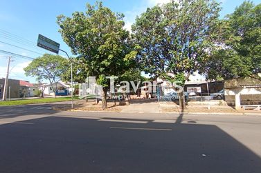 Terreno &agrave; venda - 437m&sup2; - Zona V