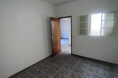 Casa para alugar - 80m&sup2; - Zona VII
