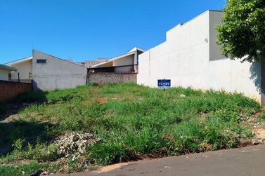Terreno &agrave; venda - 126m&sup2; - Jardim das Gar&ccedil;as II