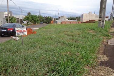 Terreno &agrave; venda - 218m&sup2; - Jardim Real
