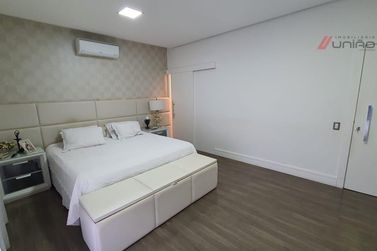 Casa &agrave; venda - 245m&sup2; - Zona IV