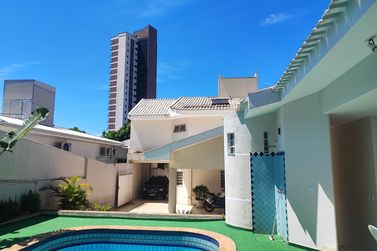 Sobrado &agrave; venda - 365m&sup2; - Zona II