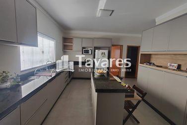 Sobrado &agrave; venda - 305m&sup2; - Parque Residencial da G&aacute;vea