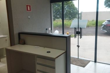Sal&atilde;o Comercial para alugar - 179m&sup2; - Parque Residencial Metropolitano