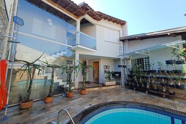 Casa &agrave; venda - 420m&sup2; - Zona I