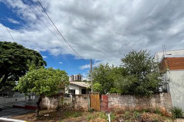 Terreno &agrave; venda - 262m&sup2; - Zona III
