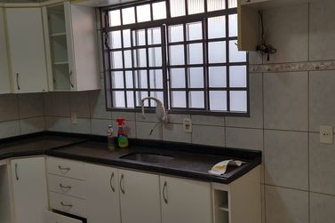 Casa para alugar - 100m&sup2; - Jardim Alphaville