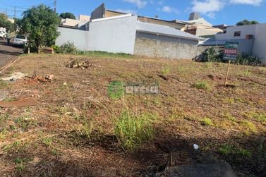 Terreno &agrave; venda - 230m&sup2; - -