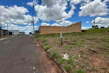 Terreno &agrave; venda - 135m&sup2; - PARQUE RESIDENCIAL BELA CASA