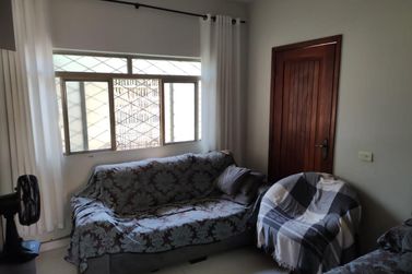 Casa &agrave; venda - 220m&sup2; - Parque Tarum&atilde;