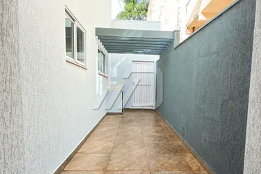 Sobrado &agrave; venda - 180m&sup2; - Zona I
